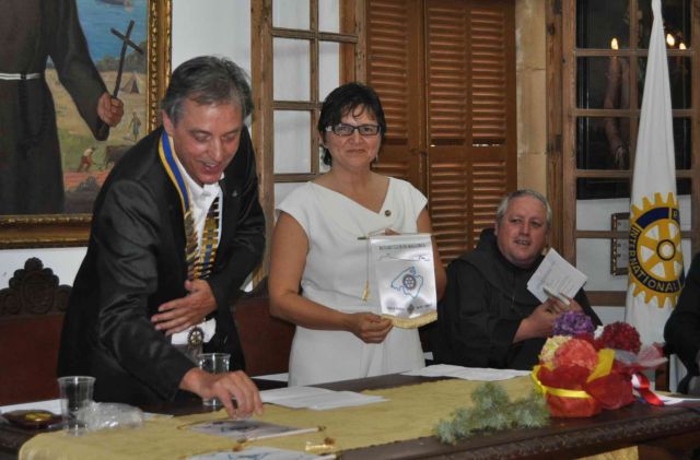 N entrega banderines
