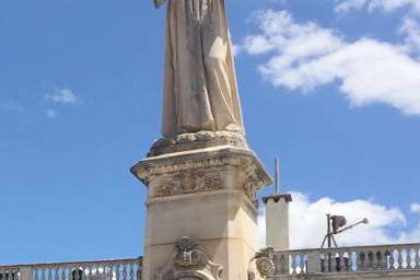 estatua serra