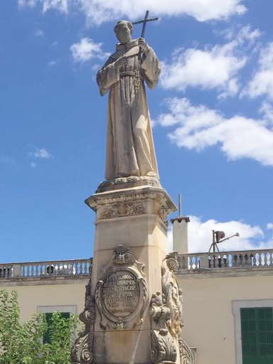 estatua serra